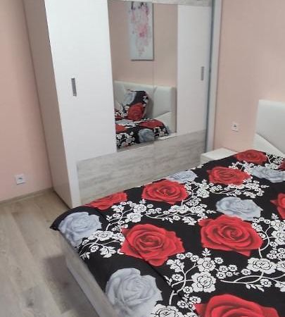 Luxury And Stylish Apartmen, Metro Station Obelya Sofia Bagian luar foto