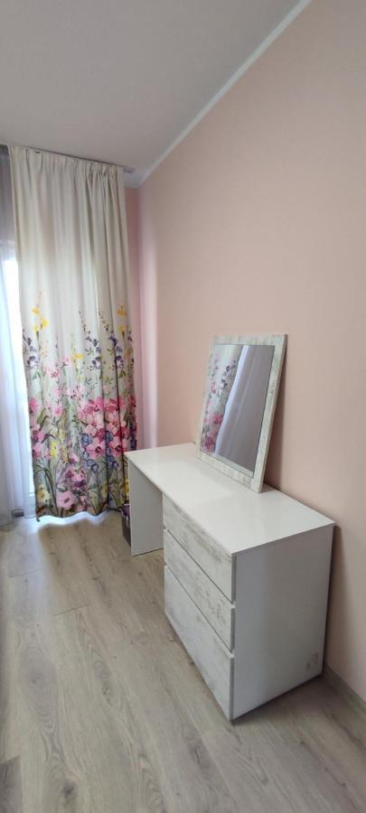 Luxury And Stylish Apartmen, Metro Station Obelya Sofia Bagian luar foto