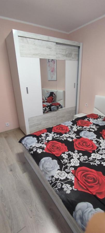 Luxury And Stylish Apartmen, Metro Station Obelya Sofia Bagian luar foto
